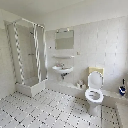 Private With Private Bathroom 招待所